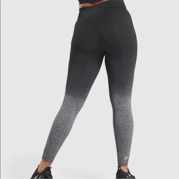 Gymshark Adapt Ombre Seamless Leggings in black and grey - Picture 2 of 7